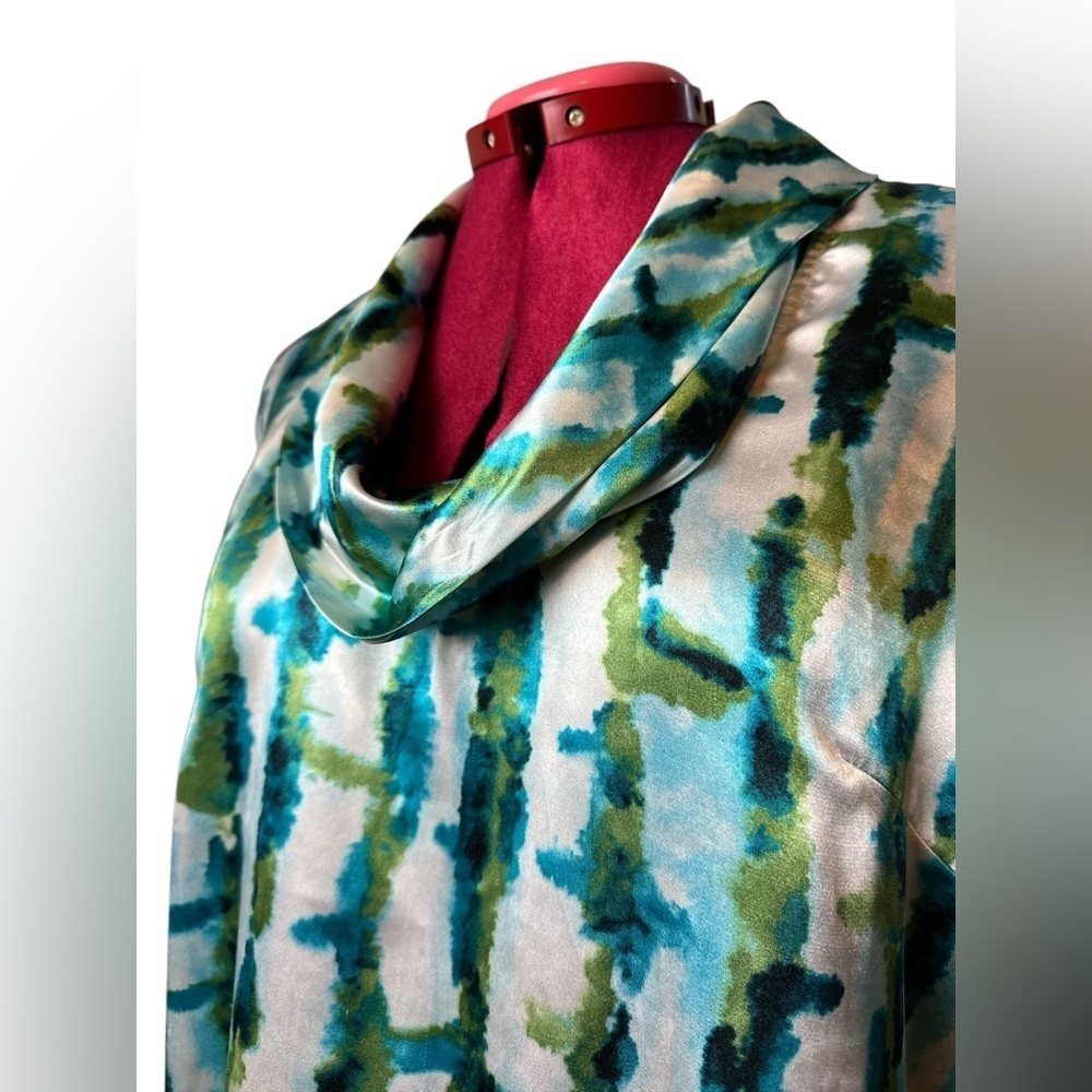 Jones wear stretch satin sleeveless cowl neckline pullover blouse.